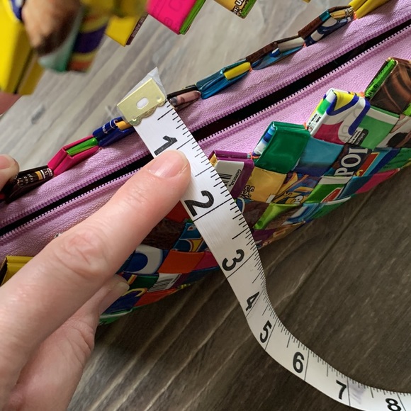 Handmade Wrapper Handbag - Picture 12 of 12